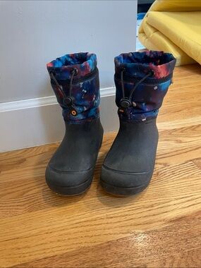 Bogs Kids Black Boots with Galaxy Cuff